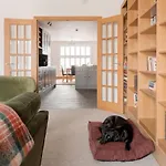 Richmond, Tithebarn St,