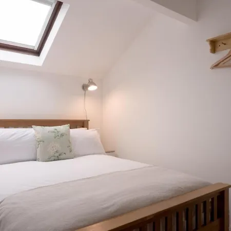 Richmond, Tithebarn St, *