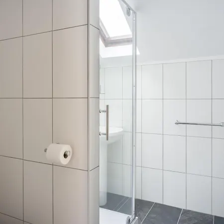 Richmond, Tithebarn St, *